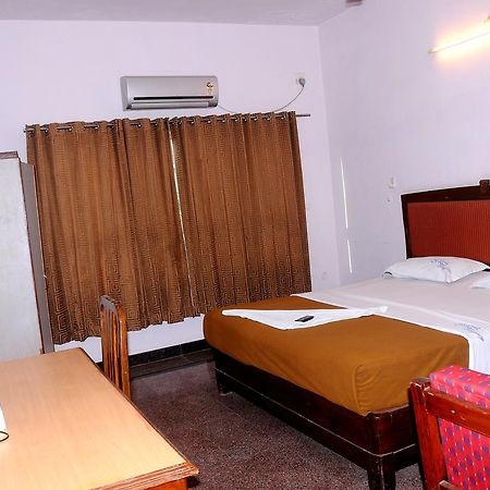 Srs Regency Hotel Anantapur Exteriér fotografie
