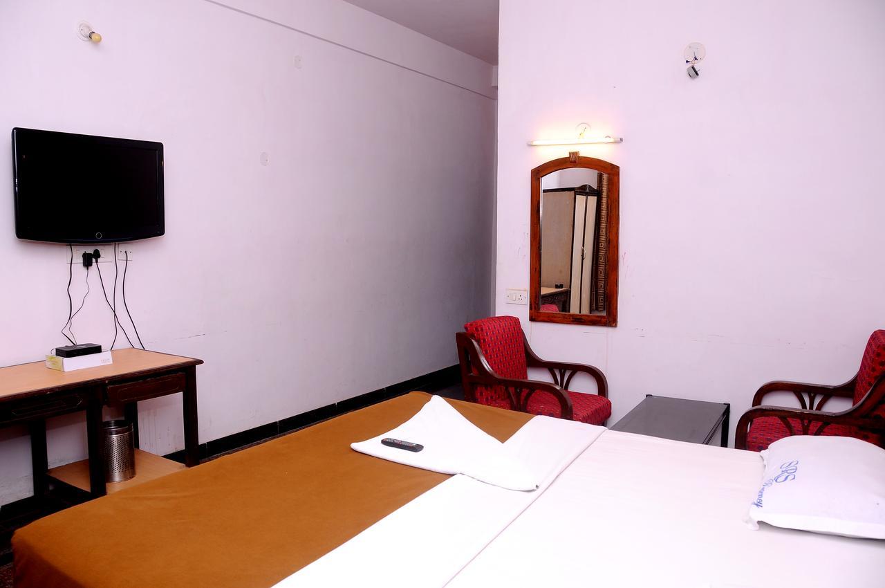 Srs Regency Hotel Anantapur Exteriér fotografie